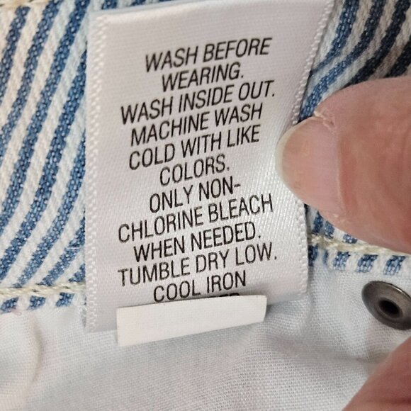 Croft & Barrow Women's Striped Casual Denim Shorts Size 12 Blue & White Stripe - Picture 4 of 8